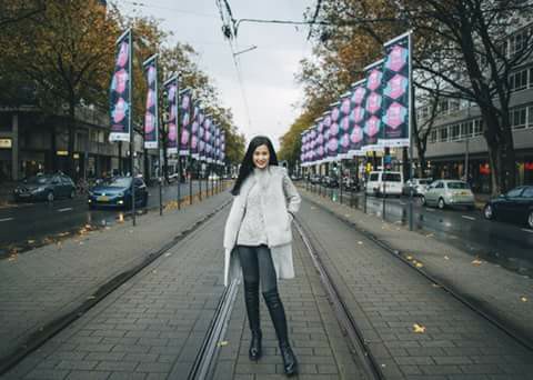 đông nhi chiến thắng MTV EMA 2016